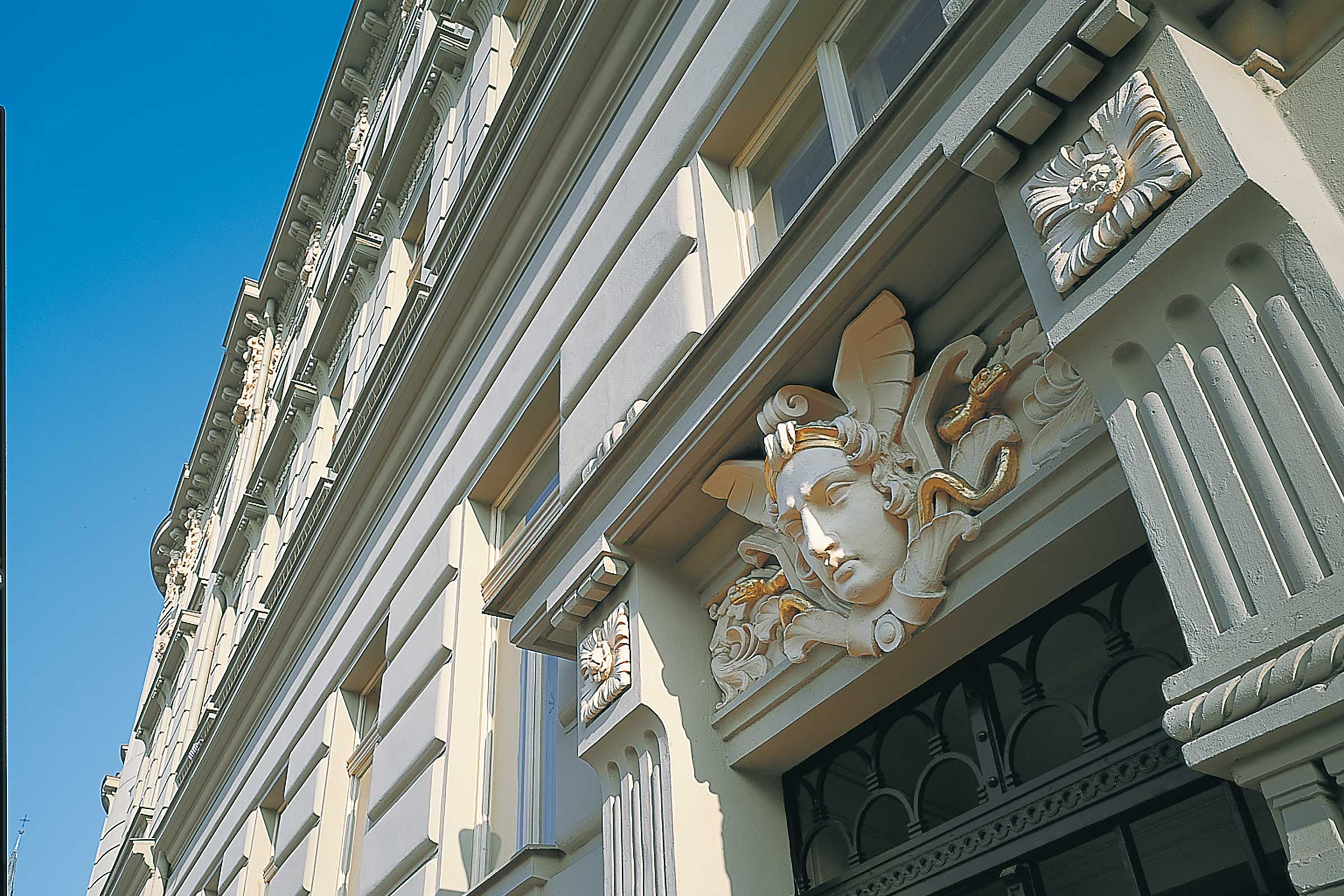 Silikatna fasadna boja: povijesna fasadna boja gradske vijećnice u Češkoj