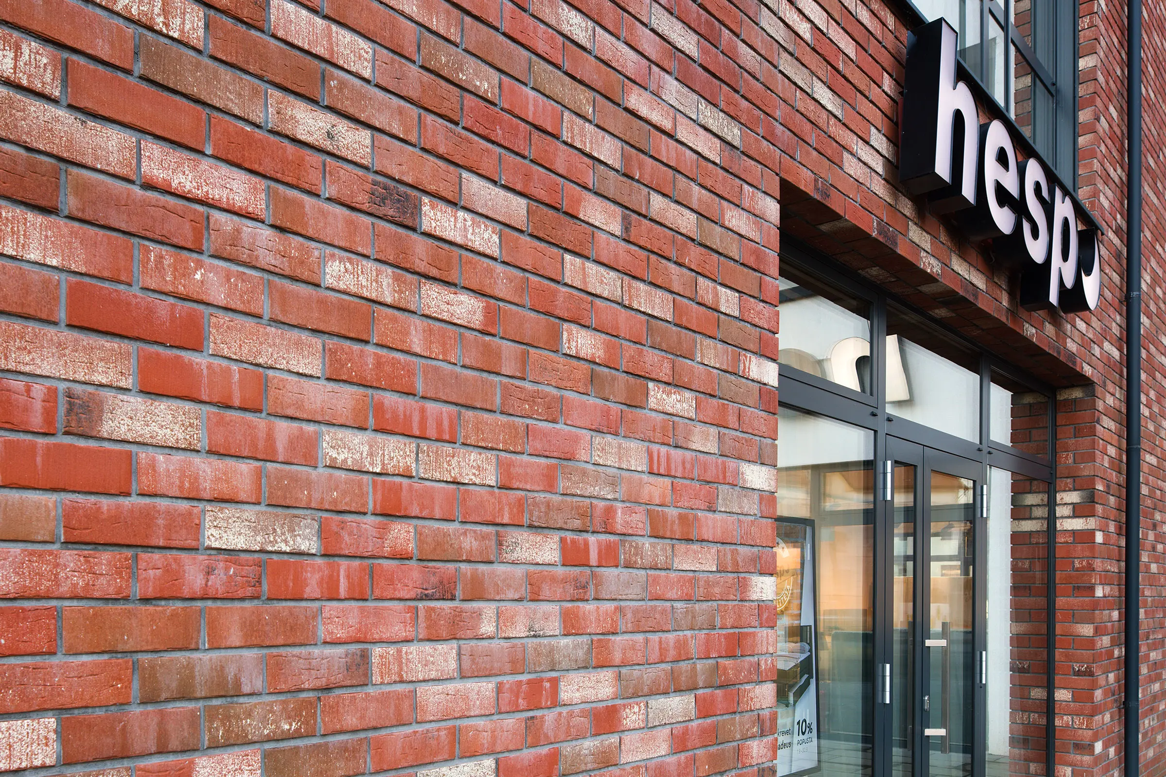 Apartment building Optujska, Varazdin_Hrvatska, Fasada od klinkera